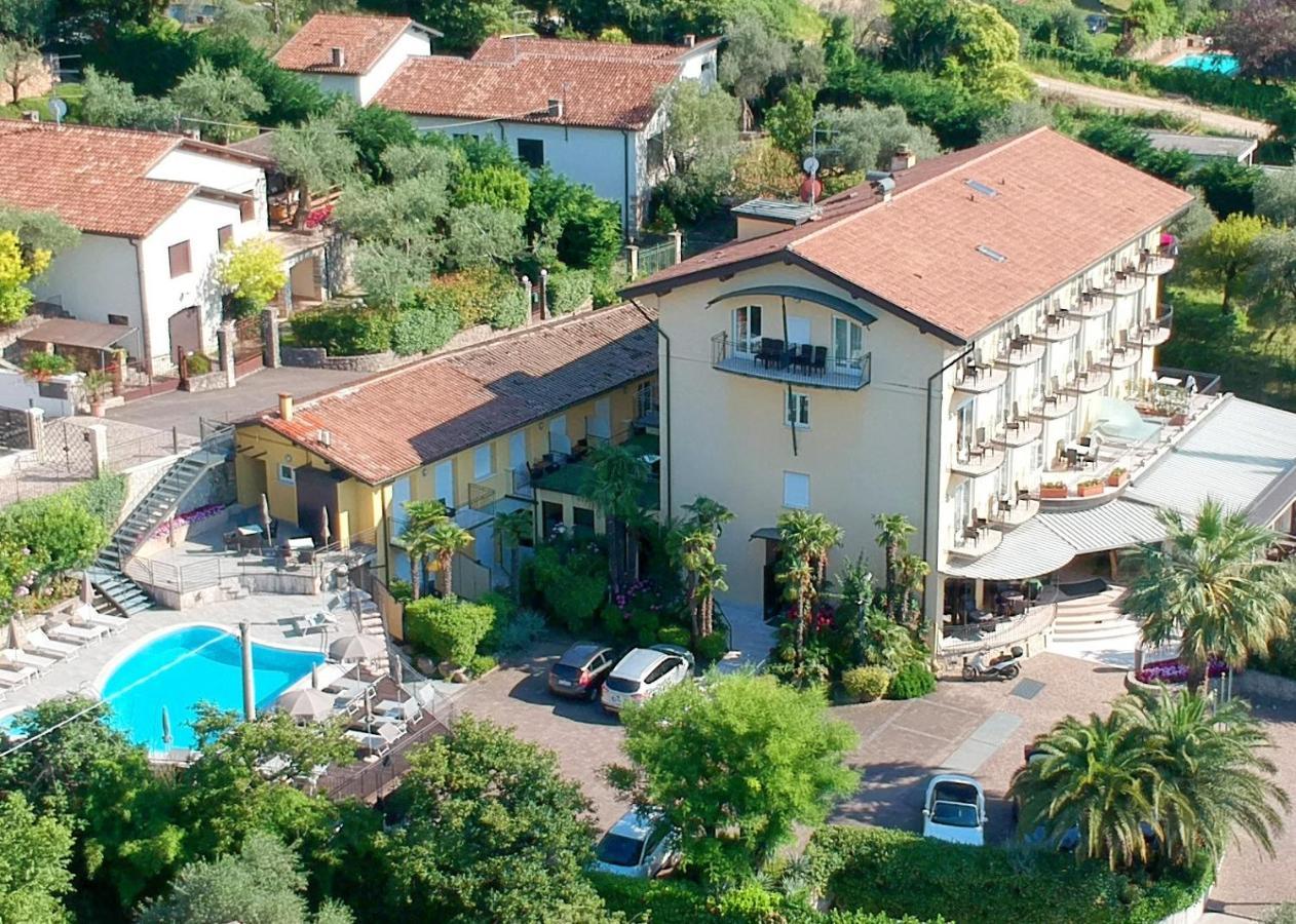 Hotel Galvani Torri Del Benaco Exteriör bild